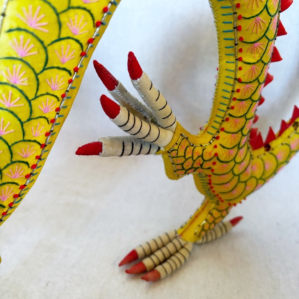 Vintage handmade embroidered and beaded Chinese Nine Dragon - Picture 8 of 12